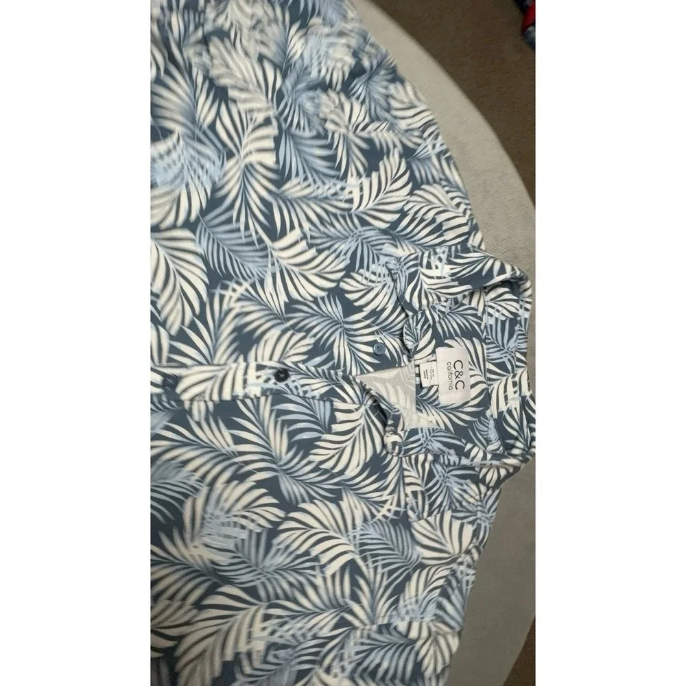 Men's XL C & C California blue/beige Hawaiian collared button down shirt EUC